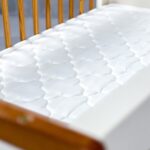 Berço 2 Em 1 Com Colchão Com Grades Em Madeira Maciça Ananda Casatema Madeiraoriginals Off White/mel - Imagem 7