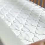 Berço 2 Em 1 Com Colchão Com Grades Em Madeira Maciça Ananda Casatema Madeiraoriginals Off White/mel - Imagem 8