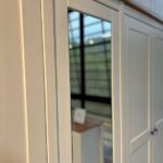 Guarda-roupa Bipartido 10 Portas 3 Gavetas Topázio 100% Madeira Maciça Branco /freijó - Imagem 7